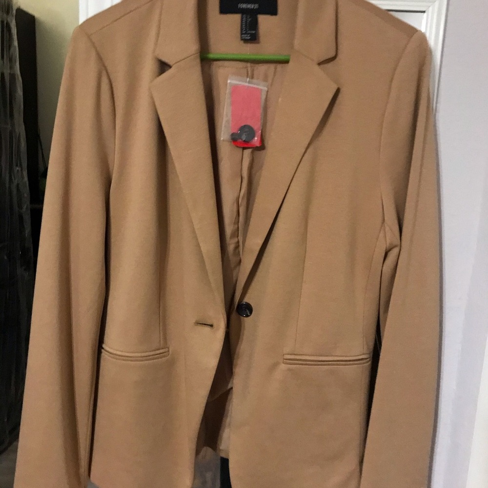 Blazer - Picture 3 of 6